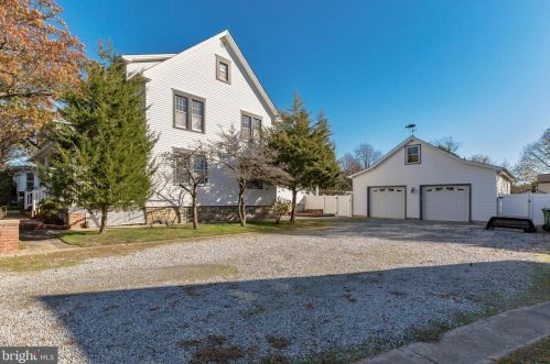 16 Charles St, Palmyra NJ  08065-1813 exterior