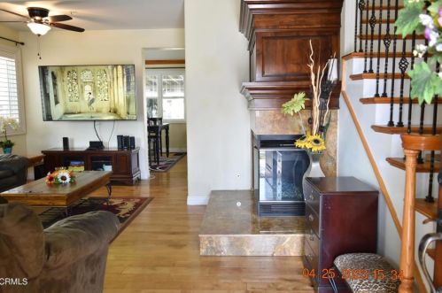 706 Princessa Dr, Oxnard CA  93030-7690 exterior