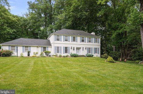741 Camp Woods Rd, Ithan, PA 19085-1004
