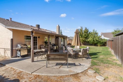 14822 Pueblo Dr, Manteca CA  95336-2550 exterior