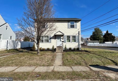 800 Read Ave, Runnemede, NJ 08078-1028