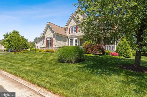 8373 Pedigrue Ct, Gainesville VA  20155-3240 exterior