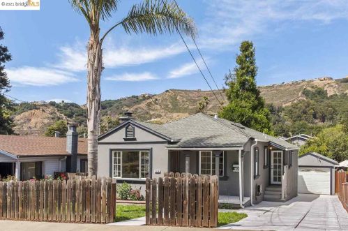 7558 Greenly Dr, Oakland, CA 94605-3011