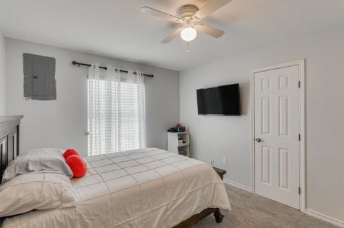 3731 Falls Dr, Dallas TX  75211-6124 exterior