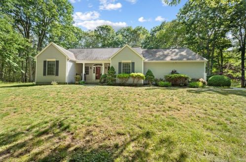 49 Braman Rd, Waterford, CT 06385-3502