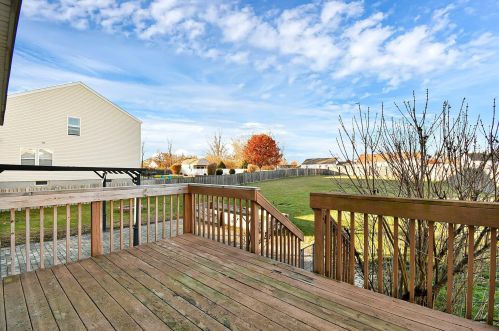 135 Spring Flower Way, Pataskala OH 43062-6997 exterior