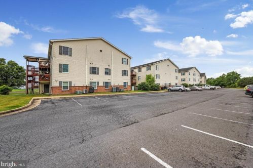 1284 Ox Rd, Woodstock VA  22664-1065 exterior