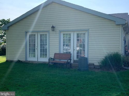 60 Twisting Ln, Willingboro, NJ 08046-4125