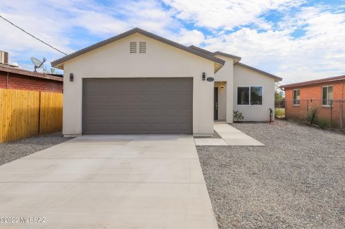 1524 Hualpai Rd, Tucson, AZ 85745-2064