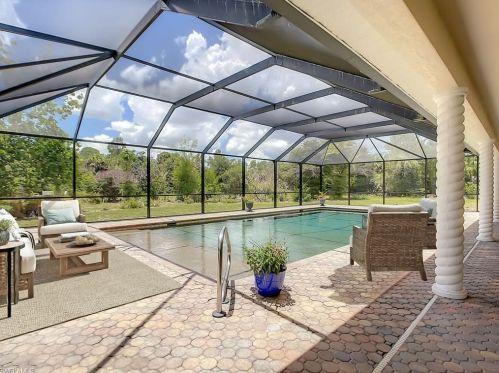 3190 White Blvd, Naples, FL 34117-4116