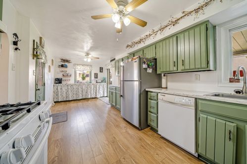 2703 Kansas St, Mckeesport PA  15132-7841 exterior