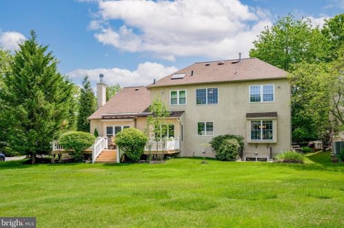 201 Hazeltine Cir, Blue Bell, PA 19422-3261