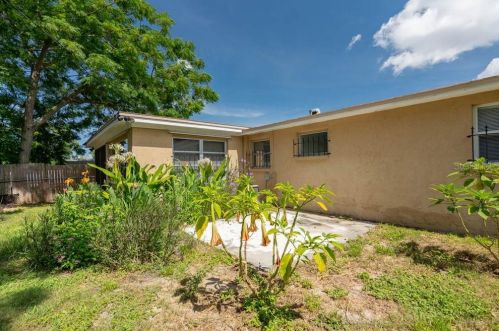 5110 Farley Dr, Tarpon Springs FL  34690-2010 exterior