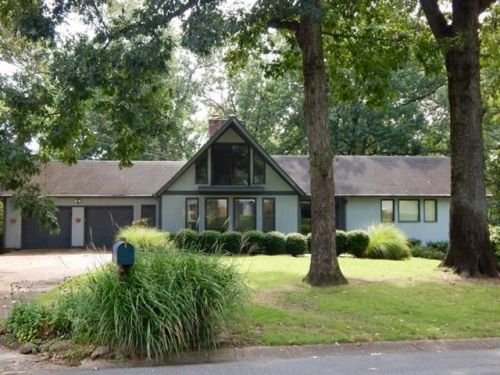 1420 Redbud Cir, Jonesboro, AR 72401-5735