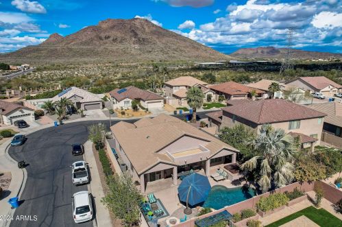 6021 Questa Dr, Glendale, AZ 85310-2764
