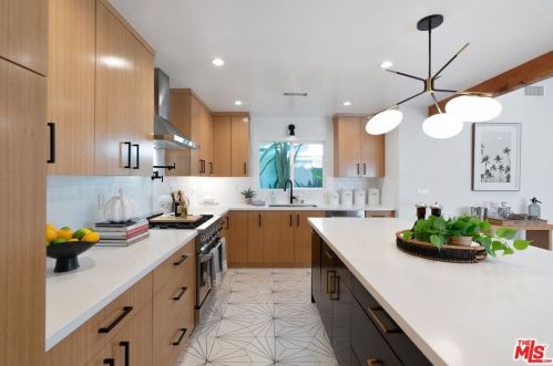 5814 Wilkinson Ave, North Hollywood CA  91607-1134 exterior