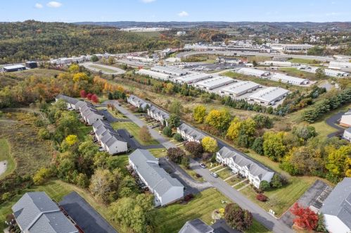 1023 Royal Dr, Canonsburg PA  15317-5004 exterior