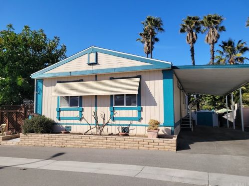 6233 Sea Breeze Dr, Long Beach, CA 90803-2325
