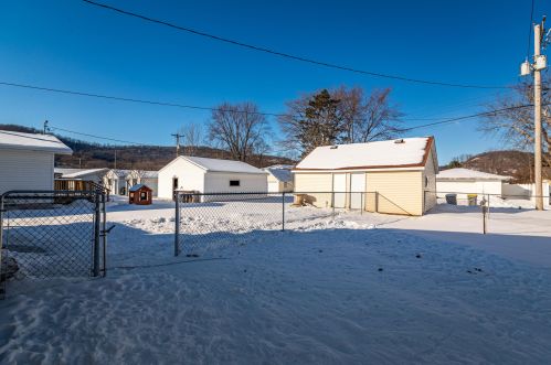 410 1st St, La Crescent MN  55947-1322 exterior