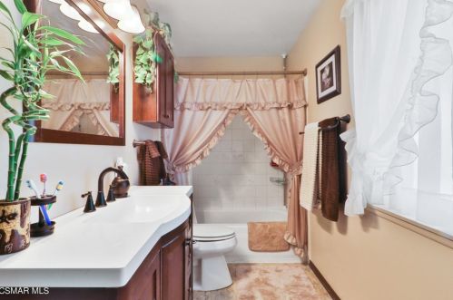 3042 Fitzgerald Rd, Simi Valley CA  93065-5235 exterior