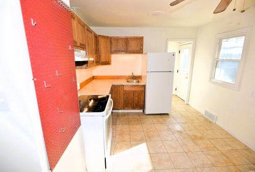 911 Broadway St, Mishawaka IN  46545-5933 exterior