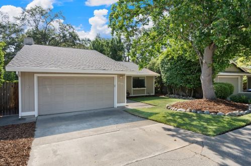 8595 Stratus Dr, Citrus Heights, CA 95662-3963