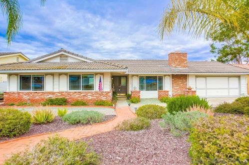 17504 Bernardo Oaks Dr, San Diego CA 92128-2109 exterior