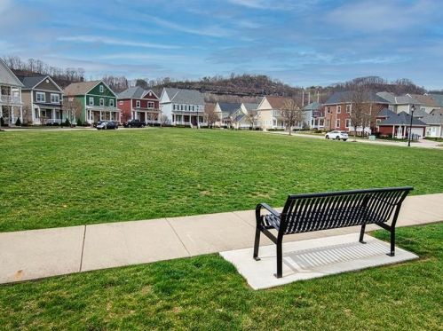 212 College Ave, Oakmont, PA 15139-2186