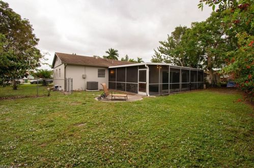 3387 Poinciana St, Naples, FL 34105-2742
