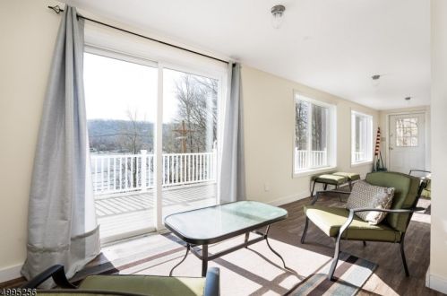 1 Lewis Ln, Belvidere NJ  07823-3123 exterior