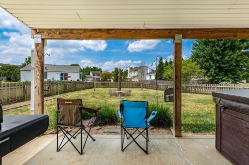 704 Osborn Dr, Pataskala OH  43062-7444 exterior