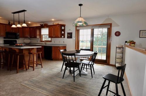 4438 Bachman Dr, Schnecksville PA  18078-2246 exterior