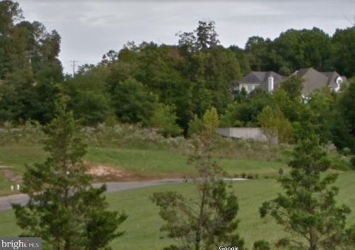 11703 Sugarland Rd, Herndon VA  20170-2303 exterior