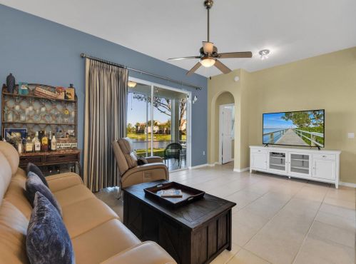 6886 Sterling Greens Dr, Naples, FL 34104-5725