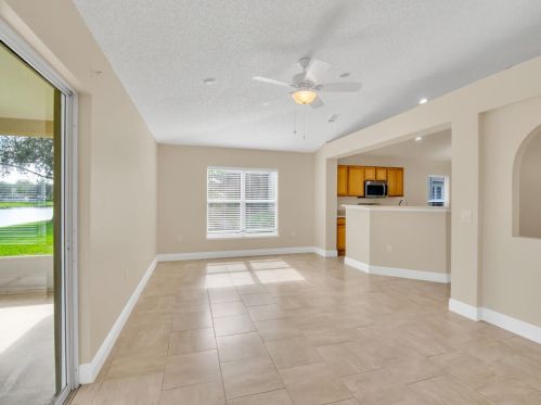 1220 25th Ter, Vero Beach FL 32968-5068 exterior