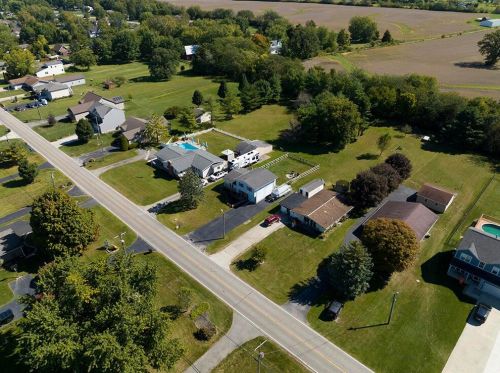 1239 Choctaw Dr, London OH  43140-8726 exterior