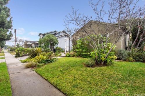 5232 Premiere Ave, Lakewood, CA 90712-2716