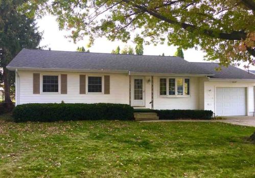 1404 Columbus Dr, Waterloo, IA 50702-5320