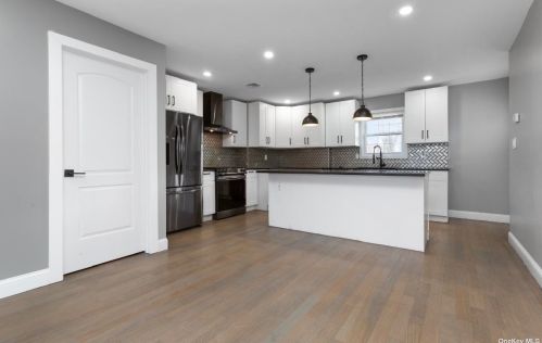 1365 News Ave, Floral Park, NY 11003-3226