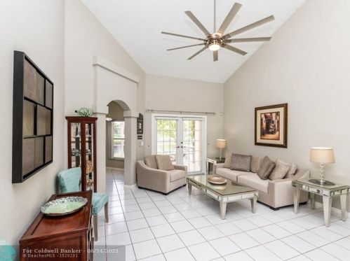 18855 2nd St, Hollywood, FL 33029-3278