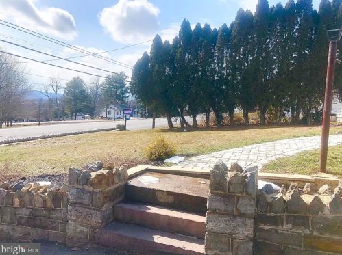 884 Fountain St, Ashland, PA 17921-9013