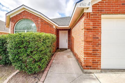 4561 Wheatland Dr, Fort Worth TX  76179-5082 exterior