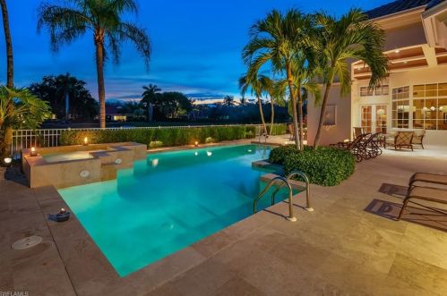 693 Jamestown Ln, Naples, FL 34108-7568