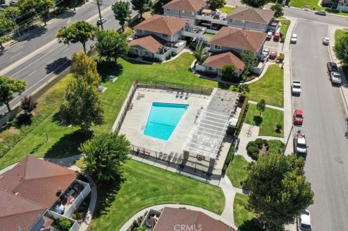 28144 Robin Ave, Santa Clarita CA  91350-2051 exterior