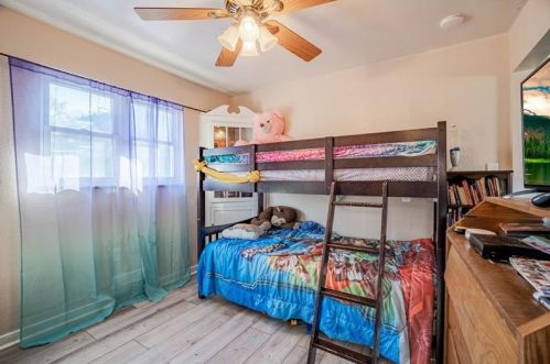 5135 Interboro Ave, Pittsburgh PA 15207-2327 exterior