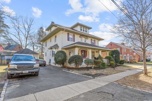 40 Ontario Rd, Floral Park, NY 11001-4113