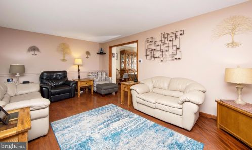 8000 Wyndam Rd, Camden, NJ 08109-3214