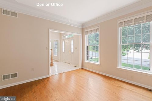 781 Zermatt Dr, Hummelstown PA  17036-9703 exterior