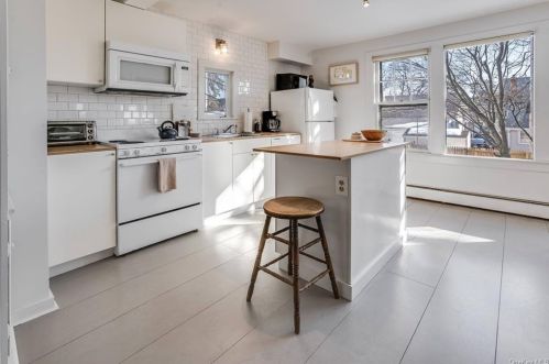 29 Gray St, Poughkeepsie NY 12603-2712 exterior