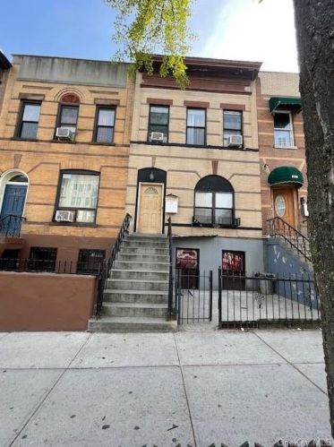 534 175, New York NY 10033-7942 exterior